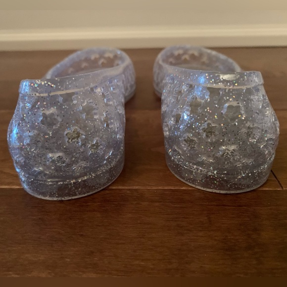 NWOT Old Navy Girls Sparkly Jelly Sandals Size 4 Clear with stars pattern - Picture 5 of 6